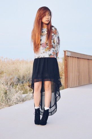 Black Chiffon Maxi Skirt with Beige Floral Crew-neck Sweater Outfits: 