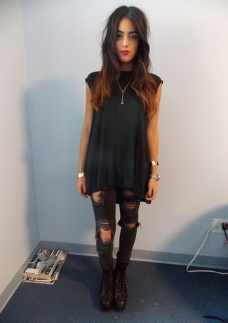 Black Ripped Skinny Jeans with Black Leather Lace-up Ankle Boots Outfits: 