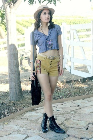 Mustard Shorts Outfits For Women: 