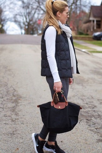 Black Canvas Tote Bag Outfits: 