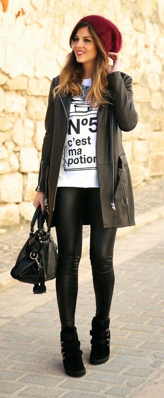Black Leather Coat Outfits For Women: 