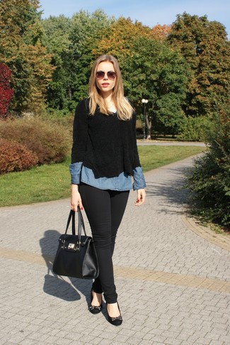 Black V-neck Sweater Outfits For Women: 
