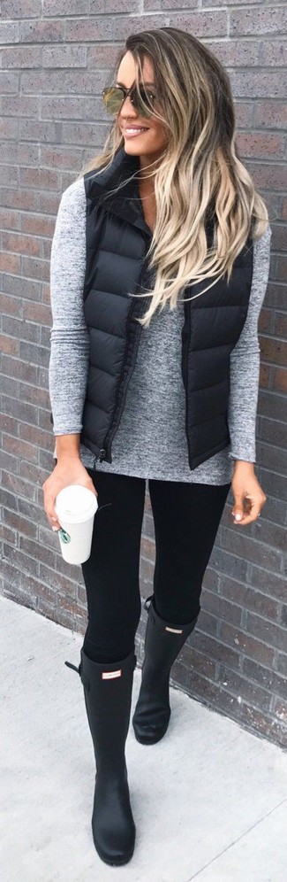 Grey V-neck Sweater Outfits For Women: 