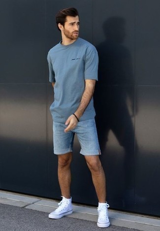Man Denim Shorts In Light Wash Blue
