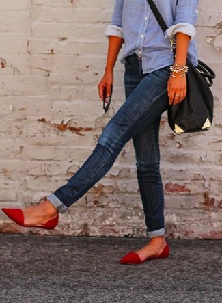 Light Blue Dress Shirt Outfits For Women: The go-to for kick-ass casual style? A light blue dress shirt with navy skinny jeans. Wondering how to finish off? Introduce a pair of red suede ballerina shoes to the mix to mix things up a bit.