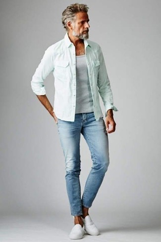 Light Blue Jeans Outfits For Men: 