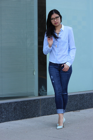 Light Blue Dress Shirt Outfits For Women: 