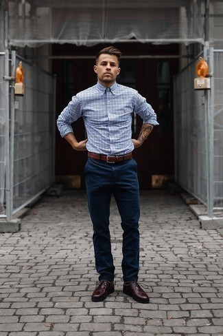 Aquamarine Long Sleeve Shirt Outfits For Men: An aquamarine long sleeve shirt and navy chinos paired together are a perfect match. Why not add a pair of burgundy leather brogues to the mix for a hint of elegance?