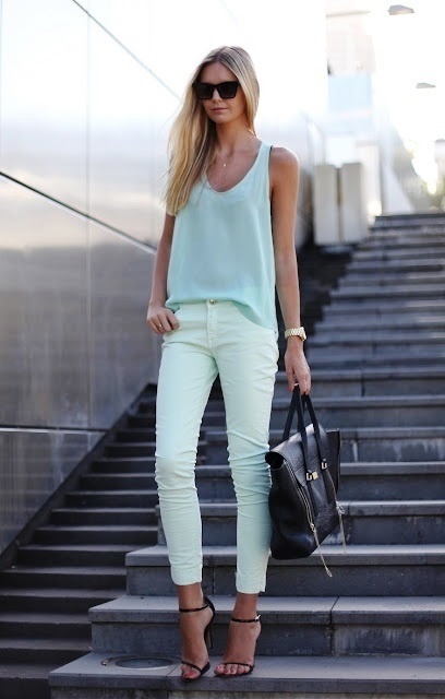 Light Blue Tank Outfits For Women (9 ideas & outfits)