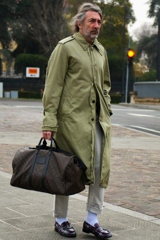 Dark Brown Leather Holdall Outfits For Men After 60: 