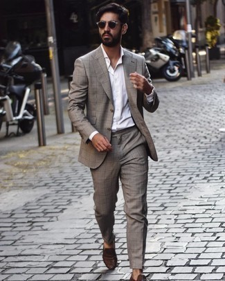 Brown Check Suit Outfits: 
