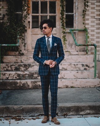 Grey Paisley Tie Outfits For Men: 