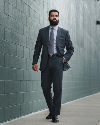 Grey Horizontal Striped Tie Outfits For Men: 