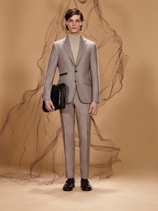 Beige Wool Suit Outfits: 