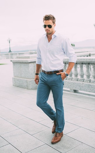 Skinny Shirt In White With Contrast Buttons And Button Down Collar