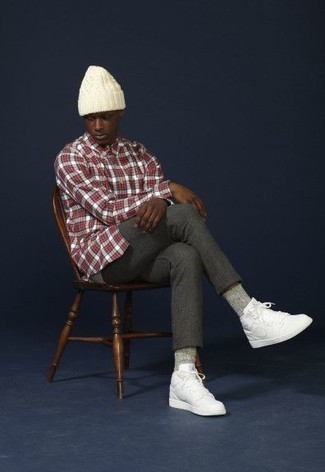 White Knit Beanie Outfits For Men: Why not consider wearing a red and white plaid long sleeve shirt and a white knit beanie? Both items are totally practical and look amazing paired together. A pair of white canvas high top sneakers immediately elevates any ensemble.