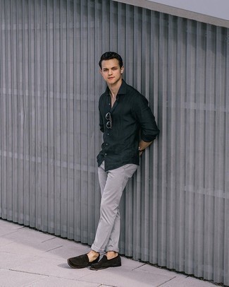 Dark Green Long Sleeve Shirt Outfits For Men: Reach for a dark green long sleeve shirt and grey chinos to pull together an everyday outfit that's full of charm and character. To give your overall outfit a more refined twist, why not grab a pair of dark brown suede loafers?