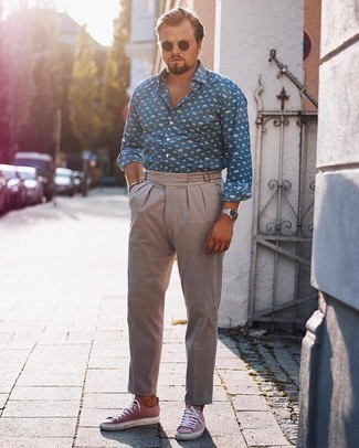 Blue Print Long Sleeve Shirt Outfits For Men: Combining a blue print long sleeve shirt and beige chinos will hallmark your prowess in menswear styling even on lazy days. All you need is a good pair of pink canvas low top sneakers.