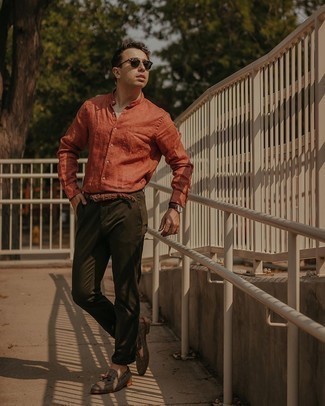 Men's Orange Linen Long Sleeve Shirt, Olive Chinos, Grey Canvas Tassel Loafers, Tobacco Woven Leather Belt