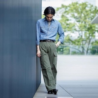 Olive Cargo Pants Outfits: Such essentials as a light blue chambray long sleeve shirt and olive cargo pants are the ideal way to introduce some cool into your day-to-day casual wardrobe. On the shoe front, go for something on the smarter end of the spectrum and finish off this outfit with black leather loafers.