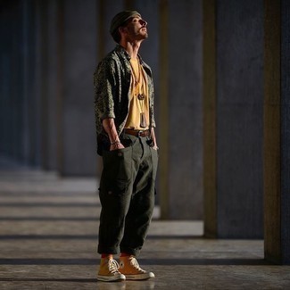 Yellow Canvas High Top Sneakers Outfits For Men: An olive print long sleeve shirt and dark green cargo pants are a good outfit to take you throughout the day. On the shoe front, go for something on the casual end of the spectrum by slipping into yellow canvas high top sneakers.