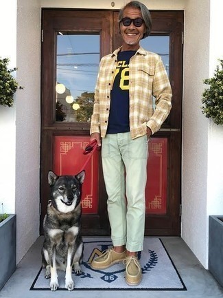 Green Chinos Outfits: A tan plaid long sleeve shirt and green chinos are true menswear staples if you're crafting an off-duty closet that matches up to the highest sartorial standards. To add a little classiness to your outfit, introduce a pair of beige suede desert boots to the equation.