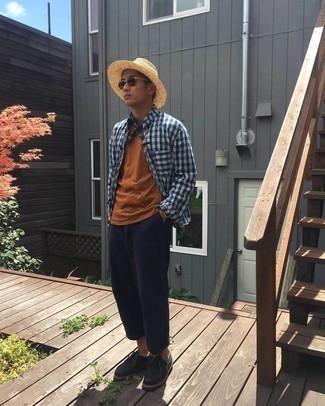 Tan Straw Hat Outfits For Men: A navy and white plaid long sleeve shirt and a tan straw hat are great menswear must-haves that will integrate nicely within your current casual rotation. And if you wish to easily amp up this ensemble with shoes, complete this ensemble with a pair of black suede desert boots.