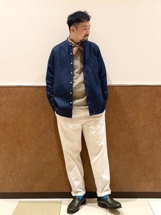 Tan Bandana Outfits For Men: Why not try teaming a navy chambray long sleeve shirt with a tan bandana? As well as very comfortable, these pieces look amazing married together. And if you wish to easily dial up this outfit with one piece, complete this getup with dark green leather loafers.