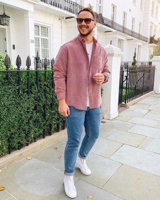 White Crew-neck T-shirt with Pink Long Sleeve Shirt Outfits For Men: A pink long sleeve shirt and a white crew-neck t-shirt married together are a great match. Complement this ensemble with white canvas high top sneakers to inject a dash of stylish effortlessness into this outfit.
