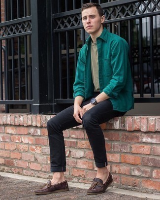 Dark Green Flannel Long Sleeve Shirt Outfits For Men: A dark green flannel long sleeve shirt and black jeans worn together are a perfect match. On the footwear front, this look pairs perfectly with dark brown leather boat shoes.