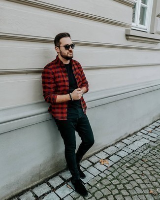 Men's Red and Black Gingham Long Sleeve Shirt, Black Crew-neck T-shirt, Black Jeans, Black Suede Chelsea Boots