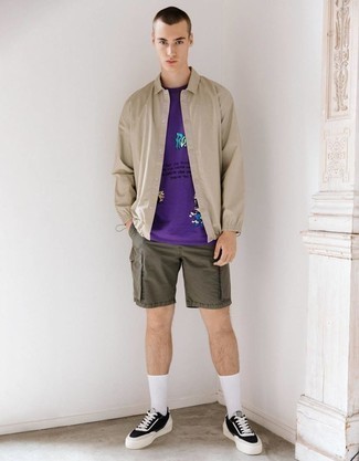 Violet Crew-neck T-shirt Outfits For Men: For a relaxed ensemble with a modern finish, try teaming a violet crew-neck t-shirt with olive shorts. Black and white canvas low top sneakers will be the perfect complement for this look.