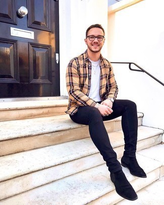 Beige Plaid Long Sleeve Shirt Outfits For Men: Combining a beige plaid long sleeve shirt with black skinny jeans is a wonderful pick for an off-duty yet sharp look. Let your sartorial savvy really shine by complementing this ensemble with black suede chelsea boots.