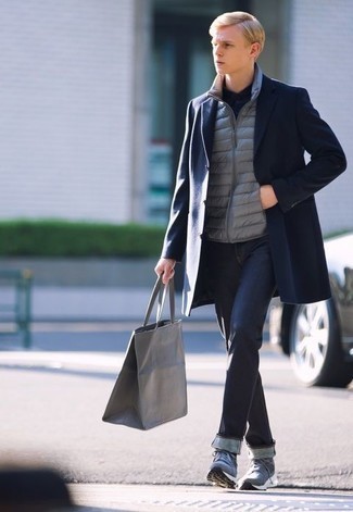 Grey Leather Tote Bag Outfits For Men: 
