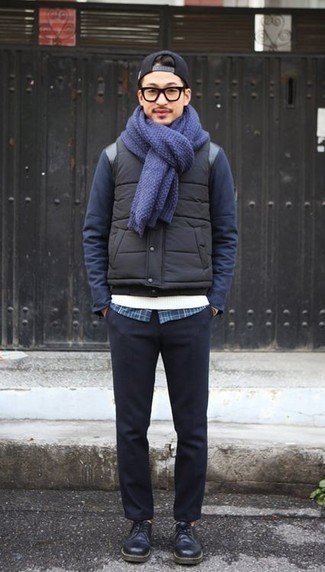 Navy and White Knit Scarf Outfits For Men: 