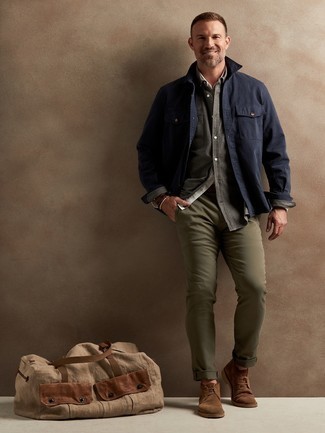 Tan Canvas Duffle Bag Outfits For Men: 