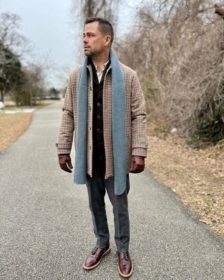 Light Blue Knit Scarf Outfits For Men: 