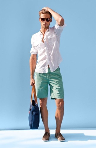 Men's White Linen Long Sleeve Shirt, Mint Shorts, Brown Suede Boat Shoes, Navy Canvas Tote Bag