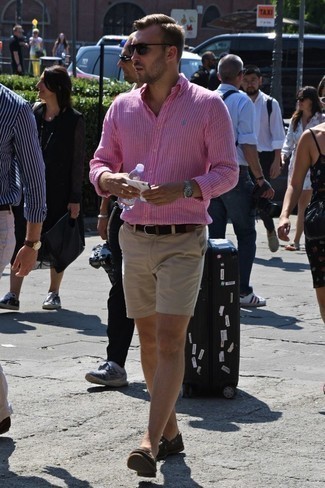 Men's Hot Pink Linen Long Sleeve Shirt, Beige Shorts, Dark Brown Suede Boat Shoes, Dark Brown Leather Belt