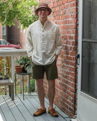 Men's White Long Sleeve Shirt, Olive Shorts, Tan Suede Boat Shoes, Tan Bucket Hat