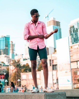 White Suede Loafers Outfits For Men: Make a hot pink linen long sleeve shirt and dark green shorts your outfit choice to achieve an interesting and modern-looking casual outfit. To introduce some extra depth to your look, introduce a pair of white suede loafers to the mix.