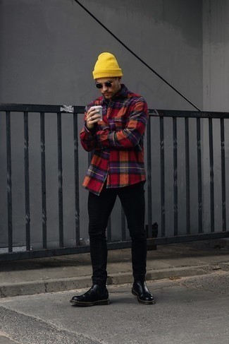Men's Red Plaid Flannel Long Sleeve Shirt, Black Skinny Jeans, Black Leather Chelsea Boots, Mustard Beanie