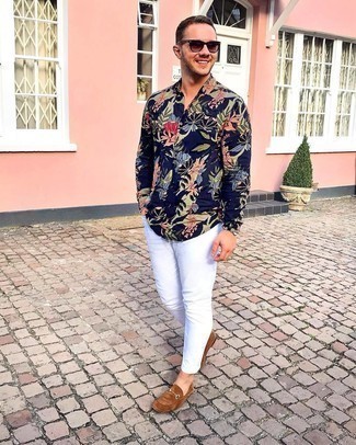 Navy Floral Long Sleeve Shirt Outfits For Men: This combo of a navy floral long sleeve shirt and white skinny jeans is the ultimate relaxed ensemble for any modern gentleman. Brown suede loafers will put a different spin on an otherwise utilitarian ensemble.
