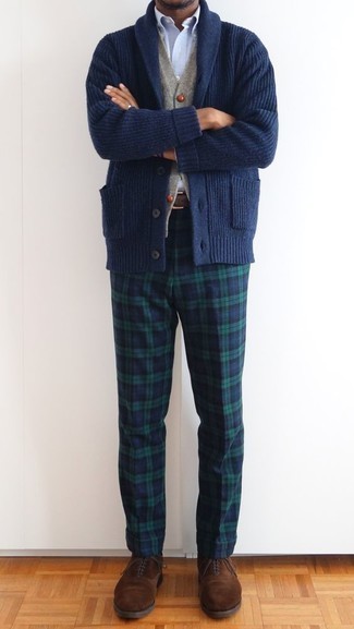 Navy and Green Plaid Chinos Outfits: 