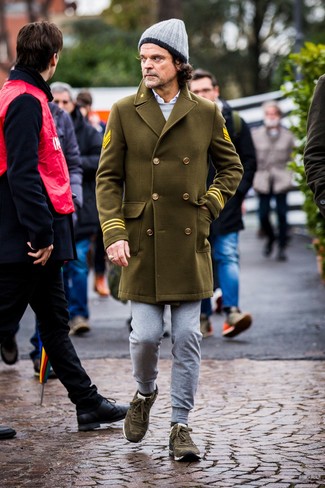 Olive Overcoat with Grey Sweatpants Outfits: 