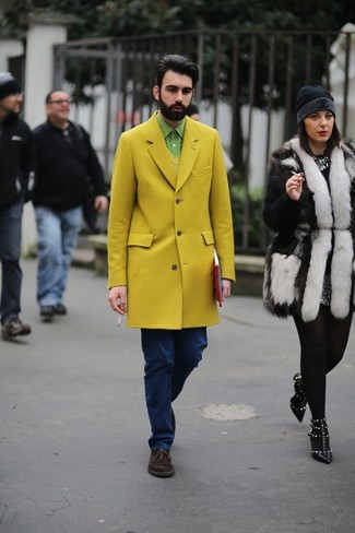 Yellow Overcoat Outfits: 