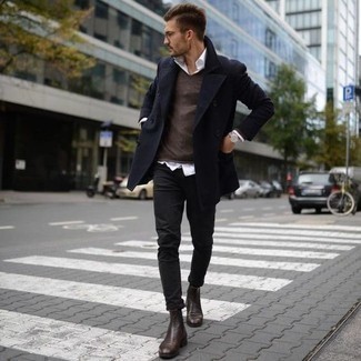Brown V-neck Sweater Outfits For Men: 