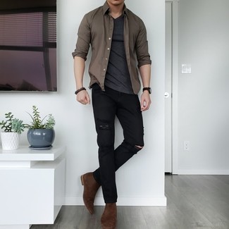 Charcoal V-neck T-shirt Outfits For Men: For a casual menswear style with a city style spin, team a charcoal v-neck t-shirt with black ripped jeans. Take a classic approach with shoes and complement your outfit with dark brown suede chelsea boots.