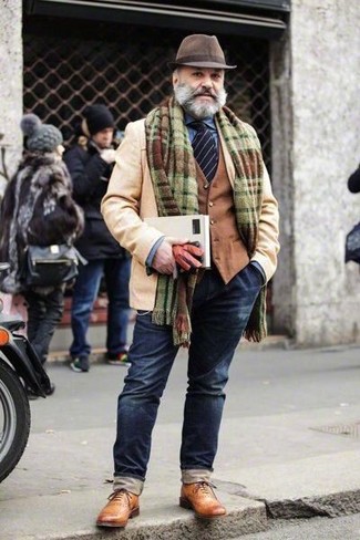 Olive Wool Scarf Outfits For Men: 