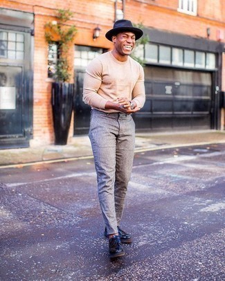 Navy Wool Hat Outfits For Men: Make a beige long sleeve t-shirt and a navy wool hat your outfit choice for a modern take on day-to-day menswear. To add some extra classiness to this outfit, complement your outfit with a pair of navy leather derby shoes.